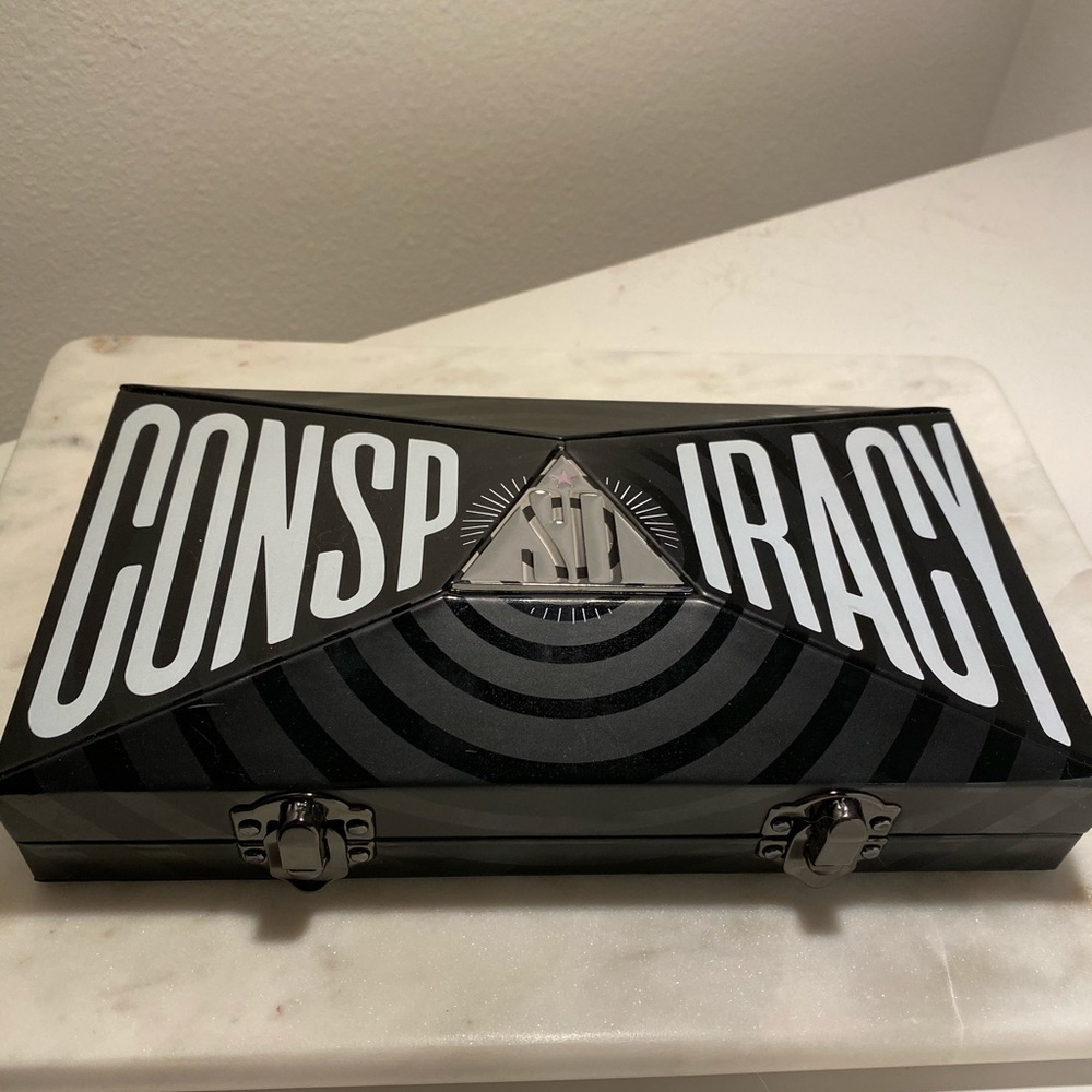 Jeffree Star x Shane Dawson Conspiracy Palette